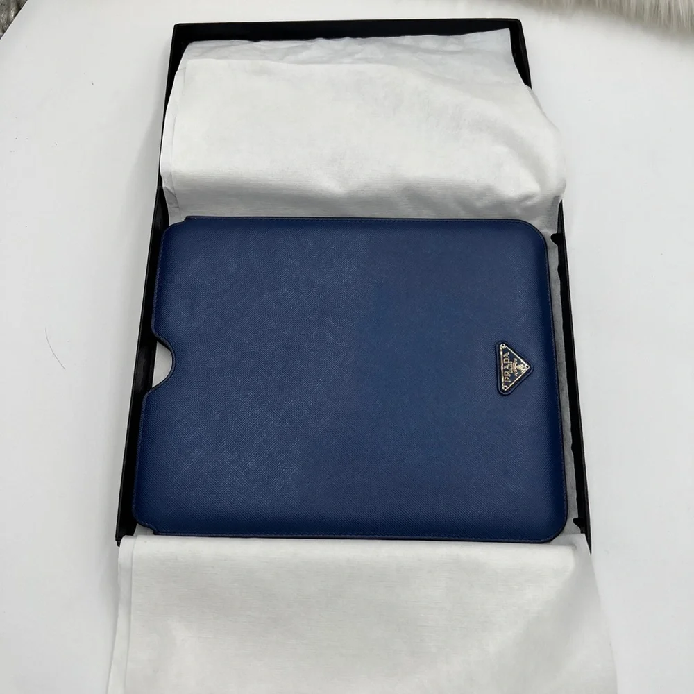 ♦️Prada IPAD leather case